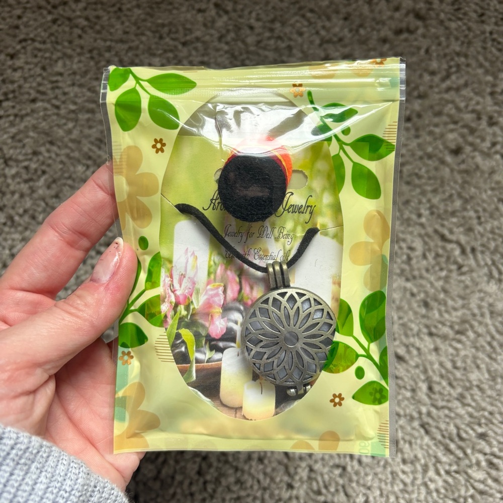 Aromatherapy Diffuser Necklace - image 2